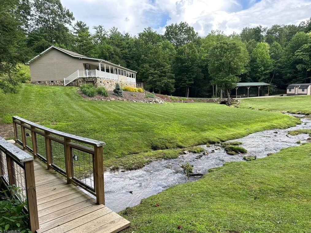 424 Timber Rdg, Wilbar NC  28651-8240 exterior