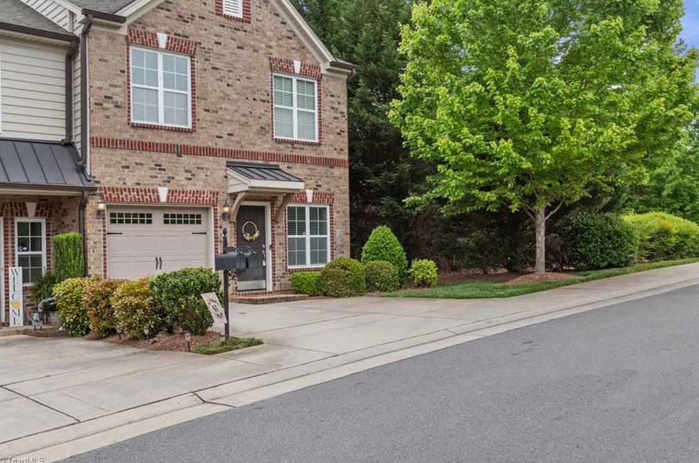 4904 Wyngate Village Dr, Winston Salem, NC 27103-5298