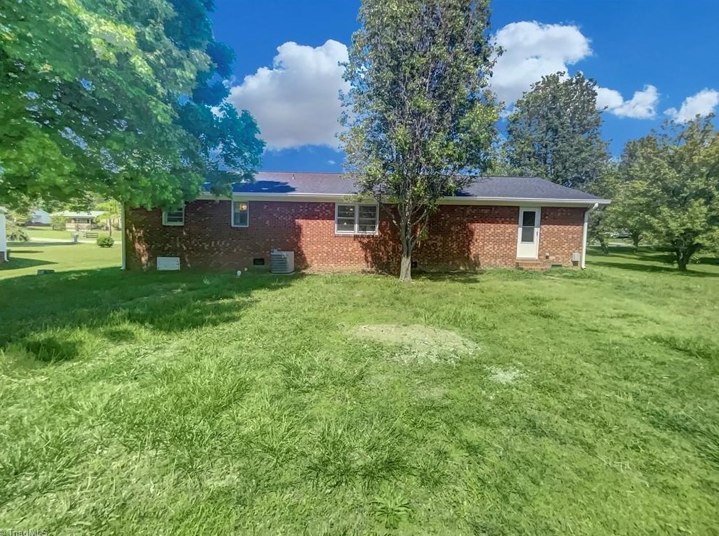 403 Heitman Rd, Thomasville NC  27360-6015 exterior