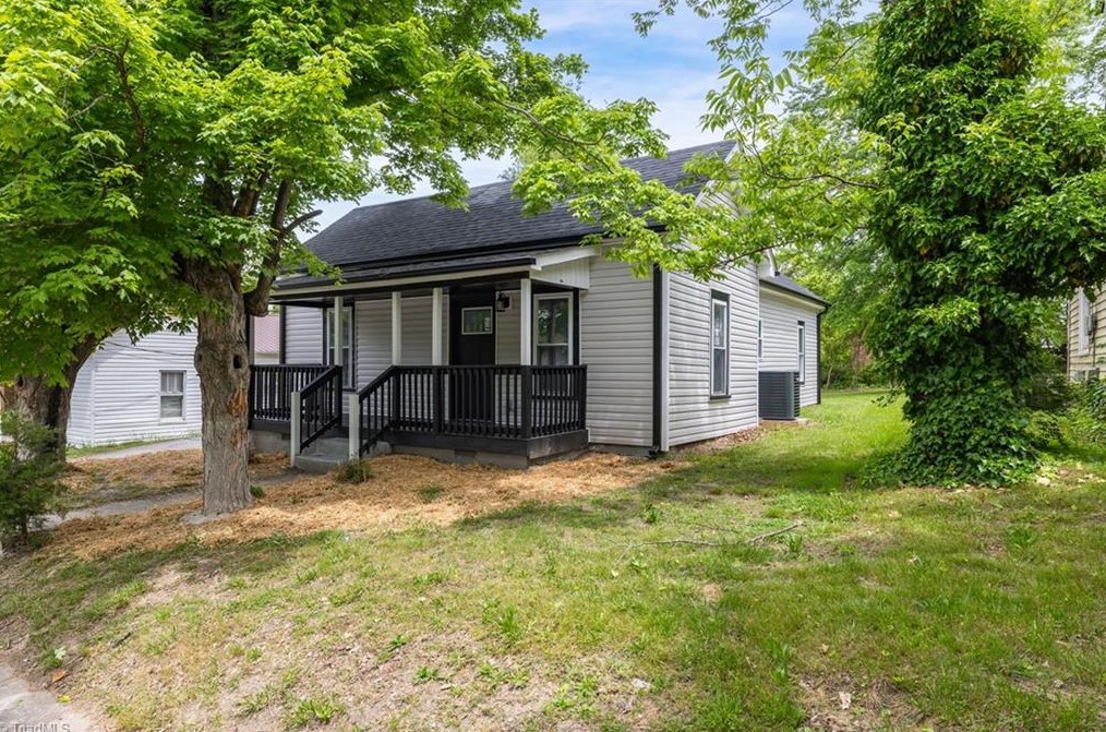 219 Center St, Thomasville, NC 27360