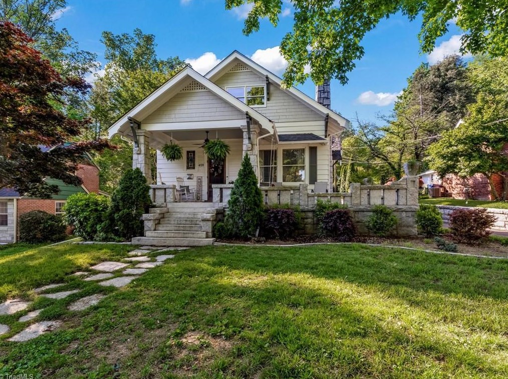 418 Cherry St, Mount Airy, NC 27030-4809