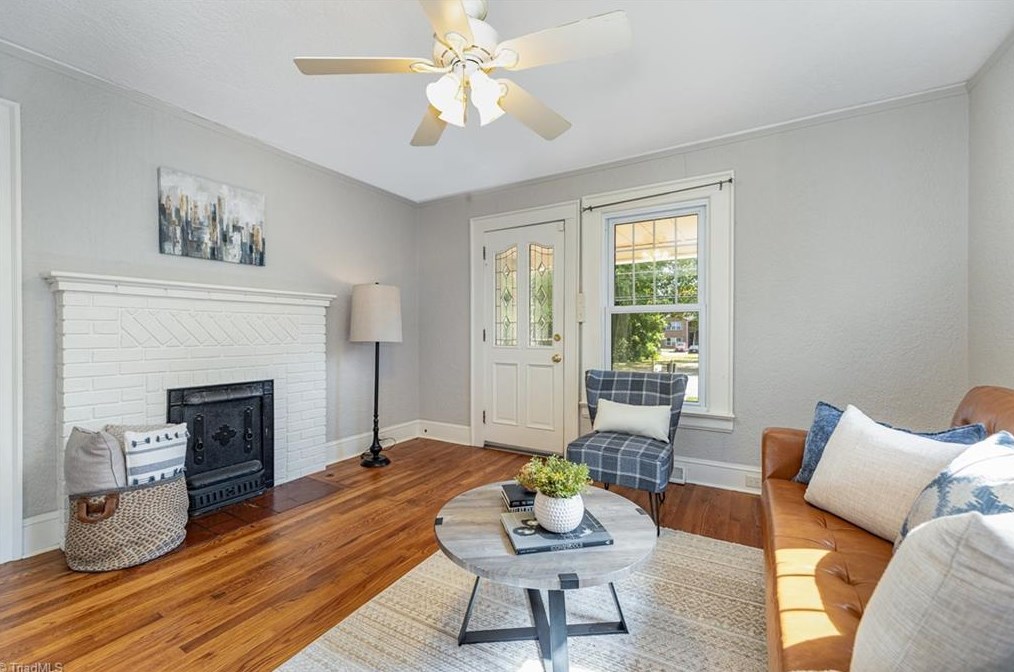 720 Chestnut Dr, High Point NC  27262-4738 exterior