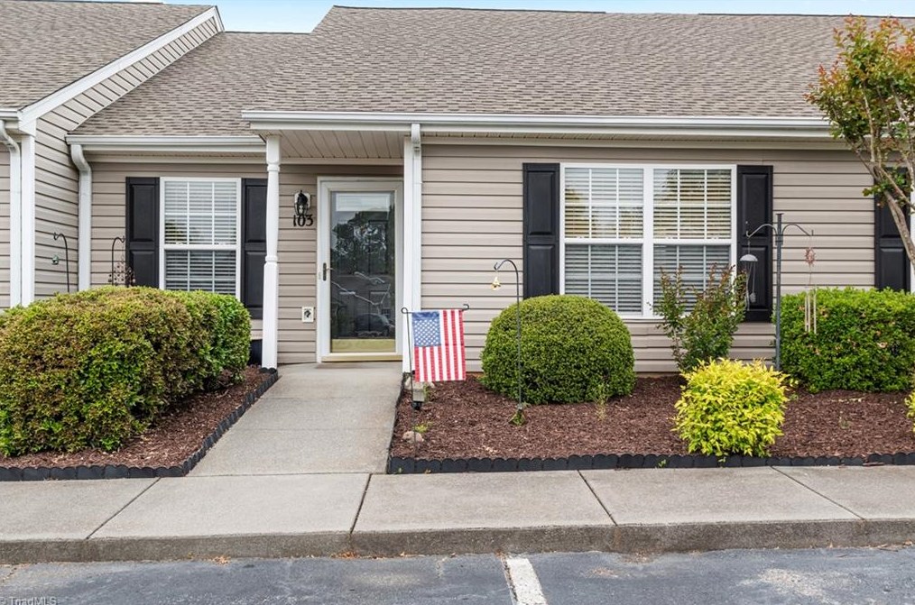 103 Campbell Gardens Rd, Kernersville, NC 27284-7761