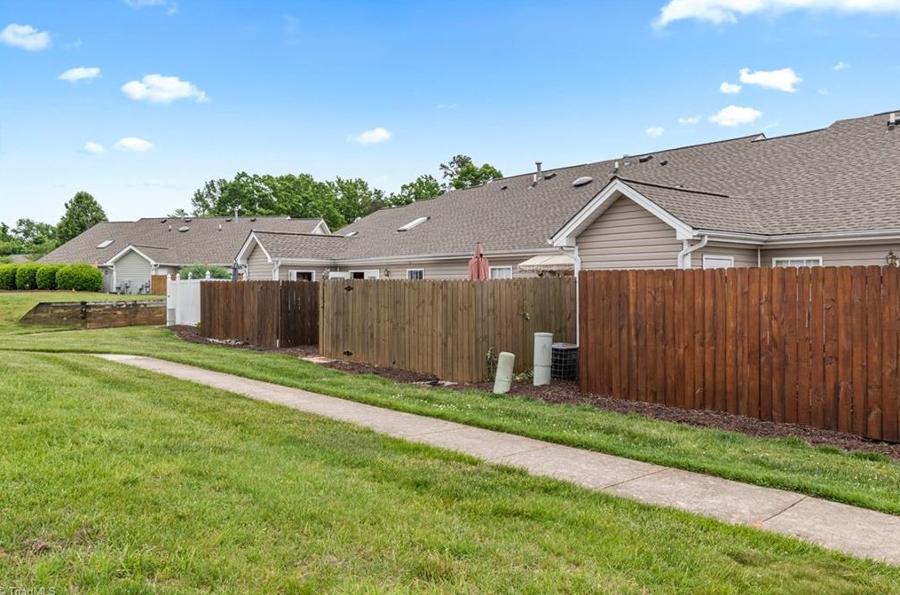 103 Campbell Gdn Rd, Kernersville NC  27284-8770 exterior