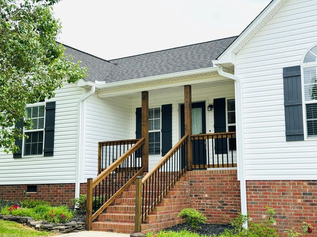 17 Landon Ln, Thomasville, NC 27360