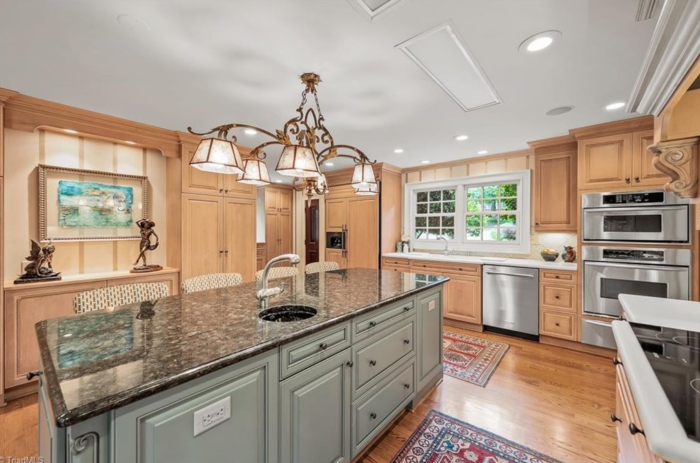 3521 Buena Vista Rd, Winston Salem NC  27106-5736 exterior