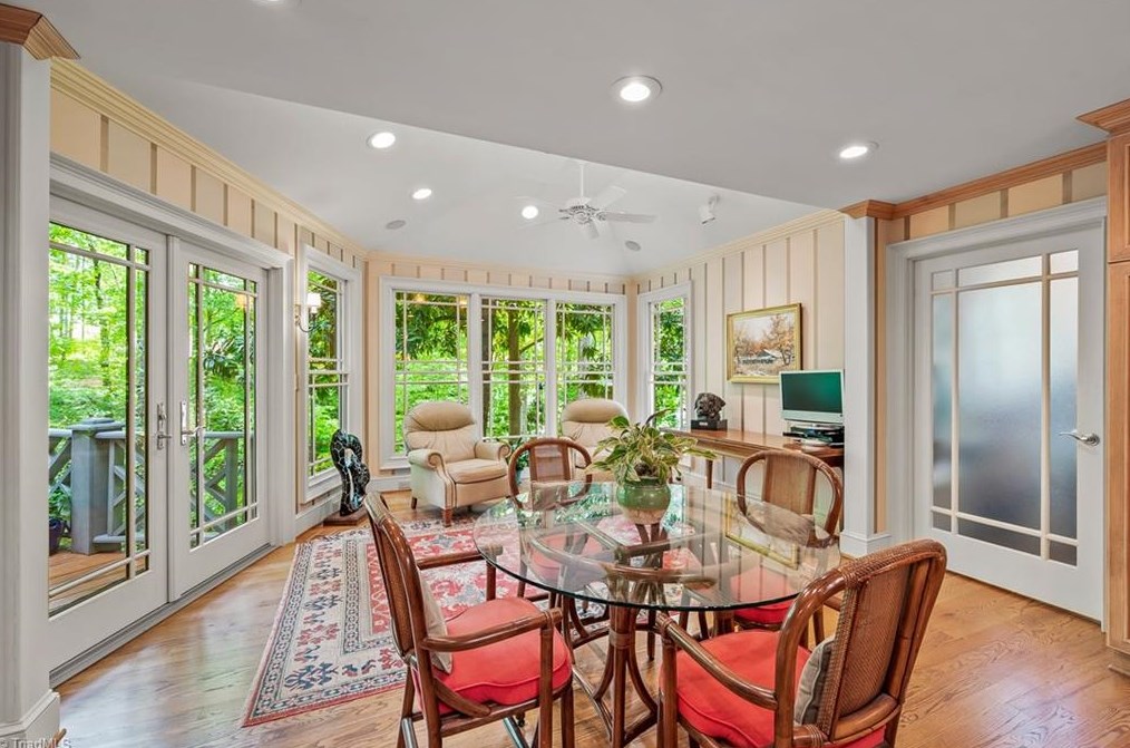 3521 Buena Vista Rd, Winston Salem NC  27106-5736 exterior