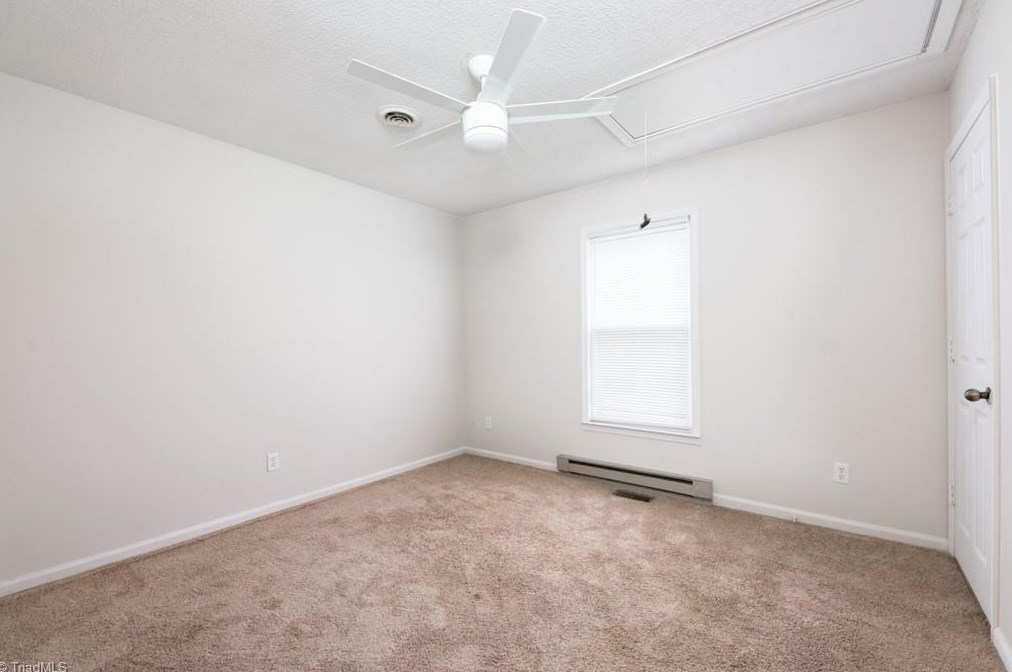 1611 Upland Dr, Greensboro NC  27405-5028 exterior