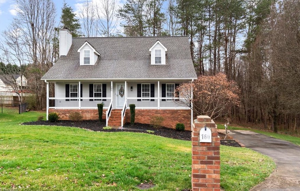 160 Southoak Ct, Winston Salem, NC 27107-6949