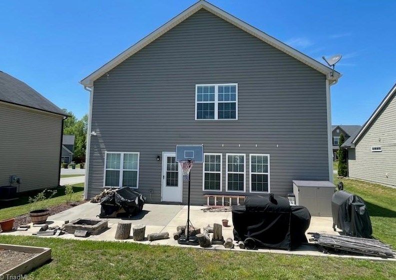 529 Paul Pope Rd, Thomasville, NC 27360-9169