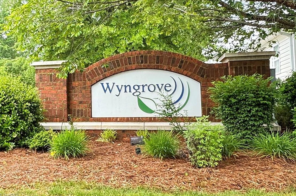 2983 Parkhurst Dr, Winston Salem, NC 27103-9737