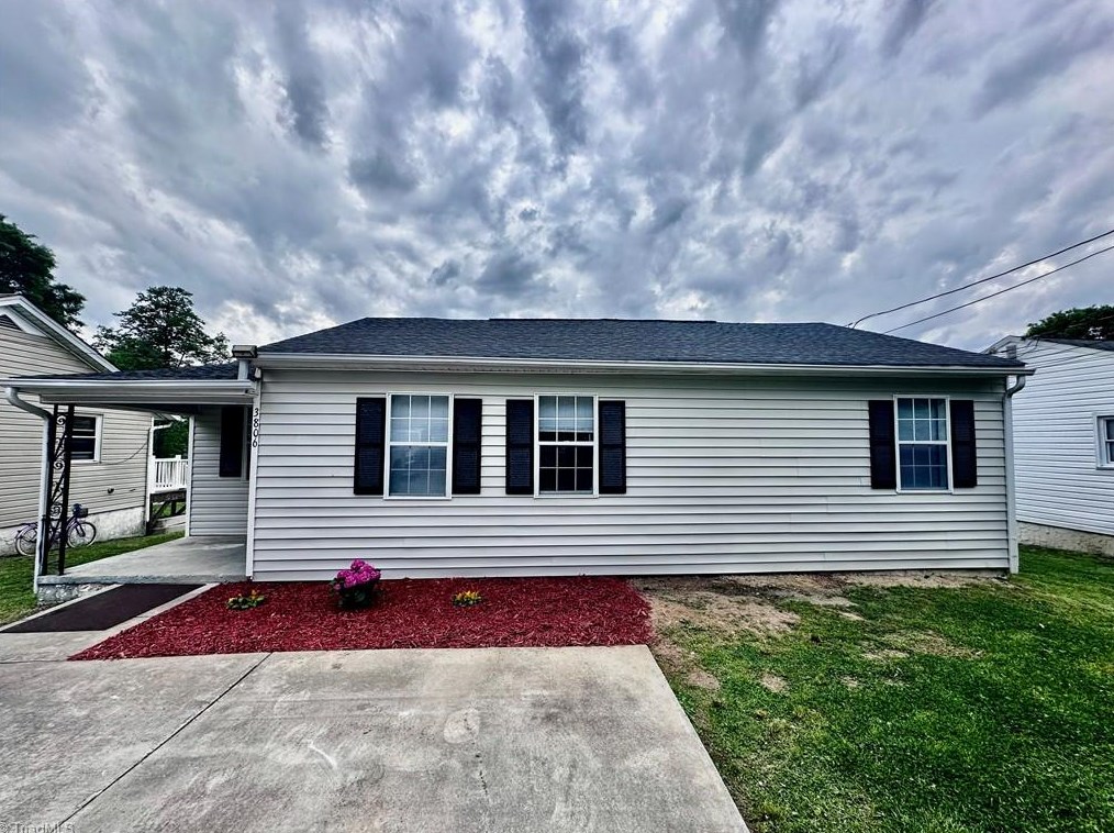 3806 David St, High Point, NC 27263-2726