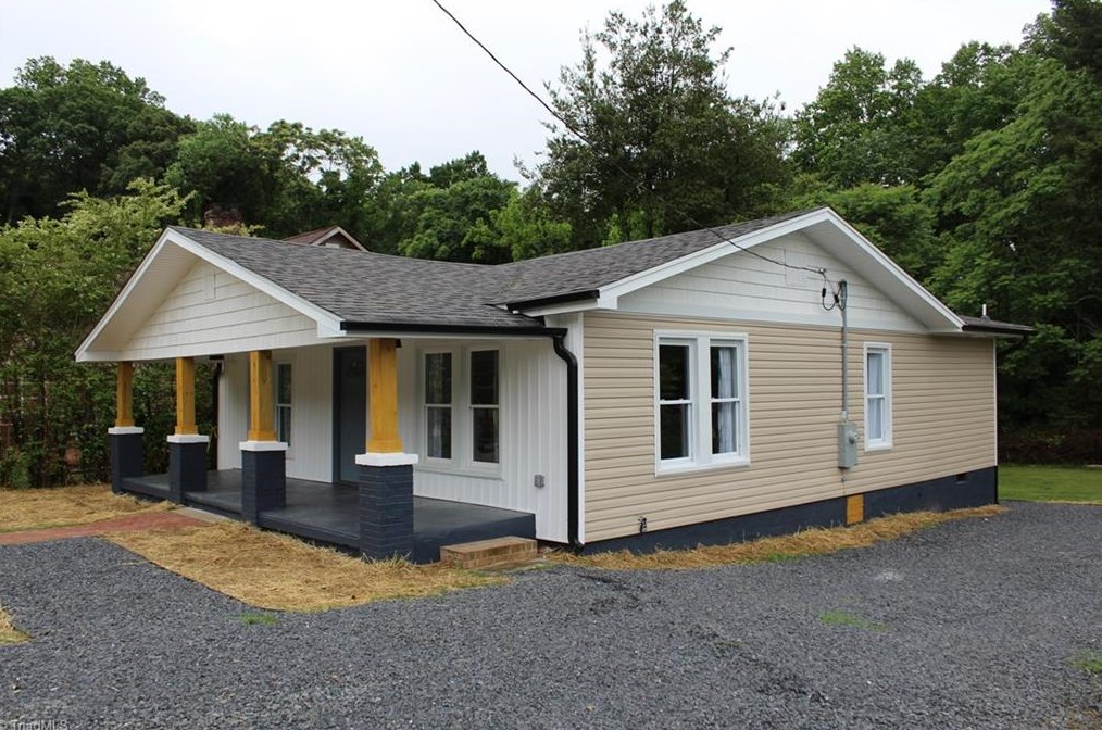 3894 Leo St, Winston Salem, NC 27105-3616
