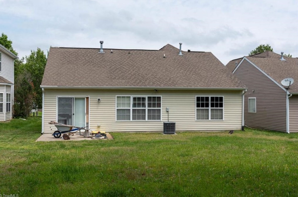 1137 Hawick Dr, High Point, NC 27262-8085