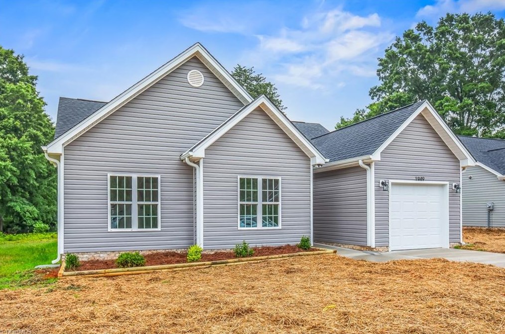 1949 Butler St, Winston Salem, NC 27107-1514