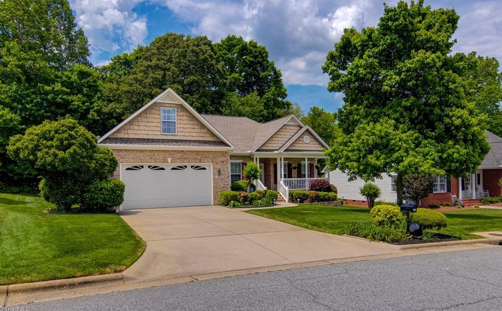 3959 Navy Pl, High Point, NC 27265-9443