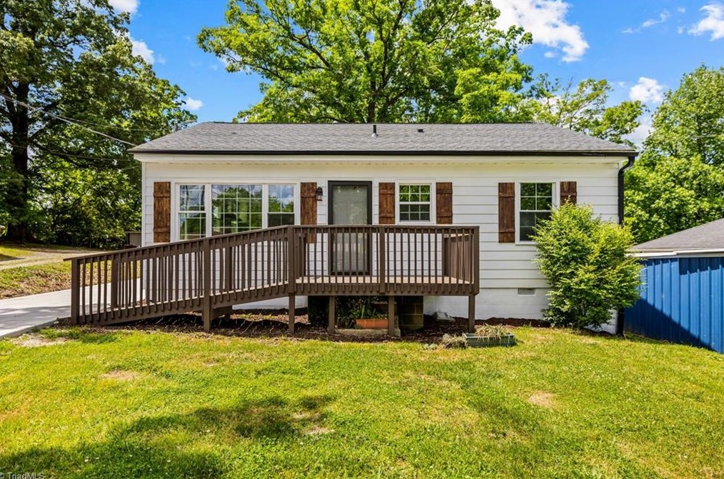1121 Easton Rd, Greensboro, NC 27405-6105