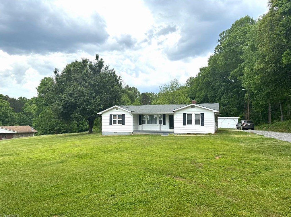 587 White Plains Rd, Roaring River, NC 28669