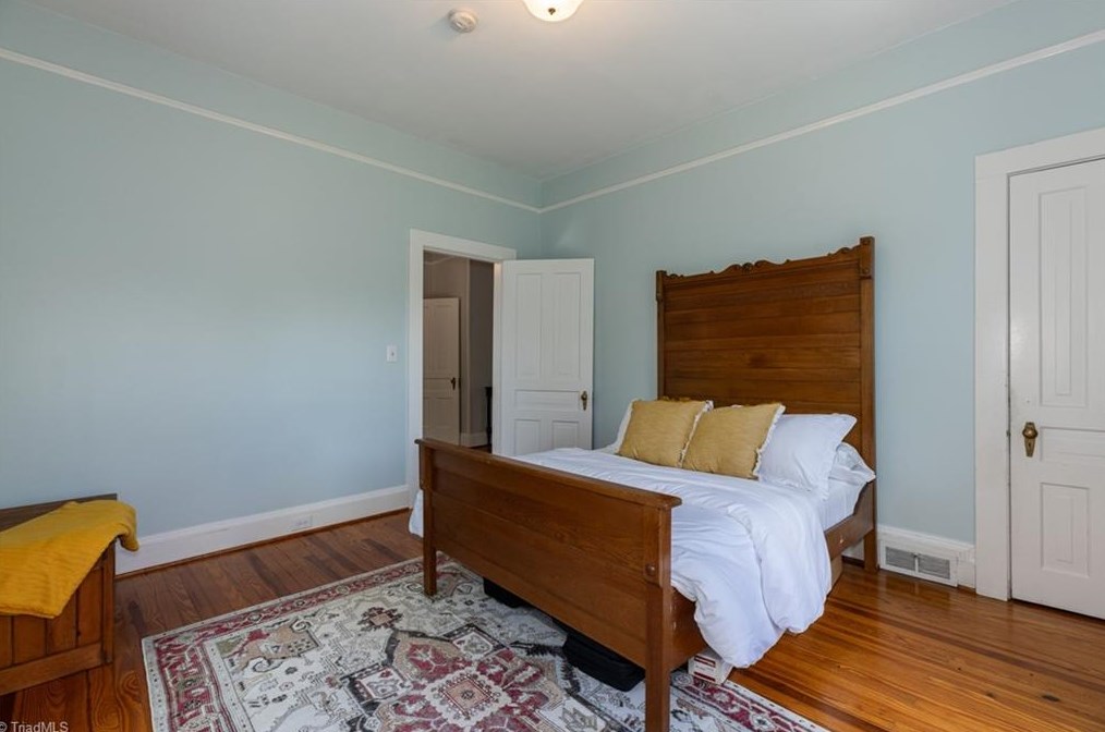 907 Trogdon St, North Wilkesboro NC  28659-3628 exterior