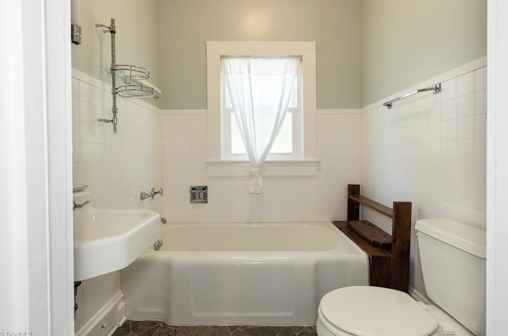907 Trogdon St, North Wilkesboro NC  28659-3628 exterior