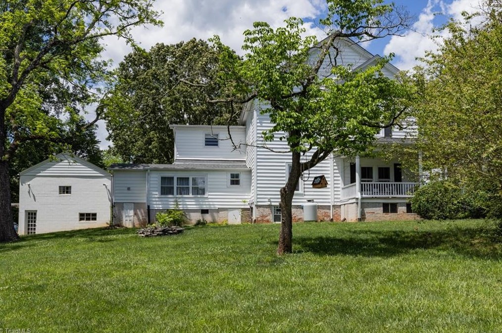 907 Trogdon St, North Wilkesboro NC  28659-3628 exterior