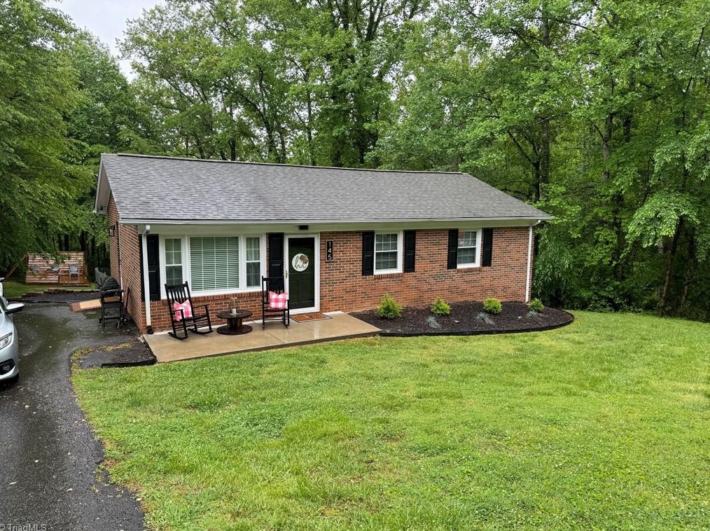 145 Sable Ave, Mount Airy, NC 27030-9178