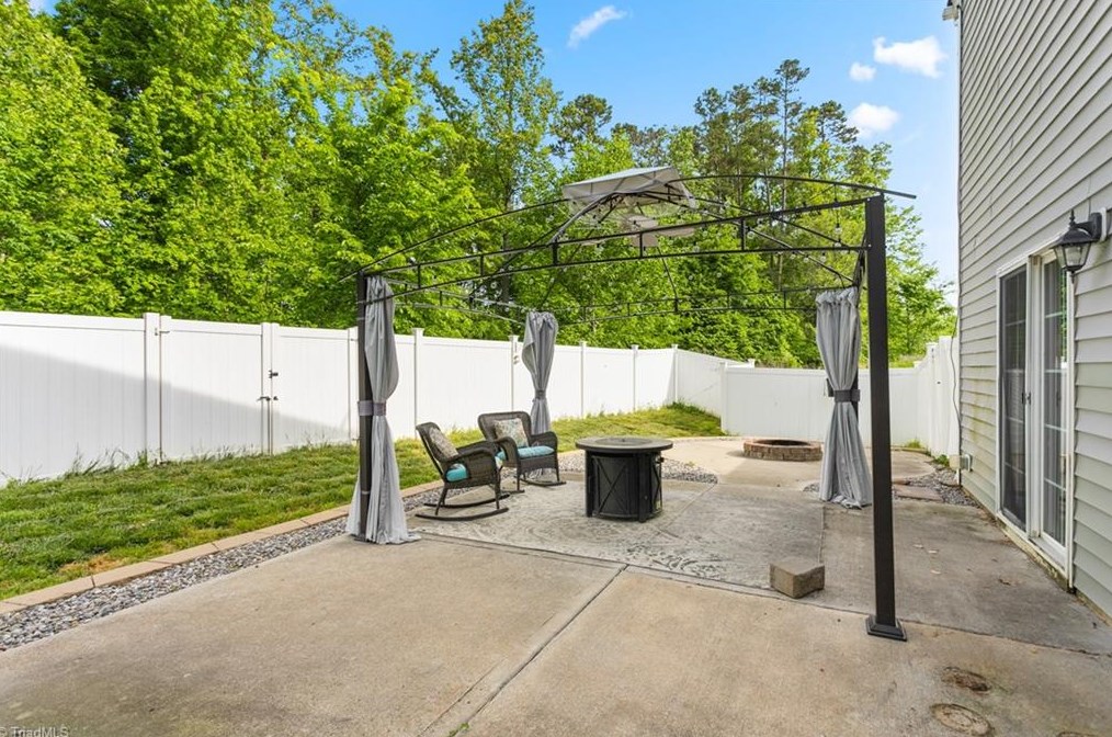 2024 Buckminster Dr, Whitsett NC 27377-9351 exterior