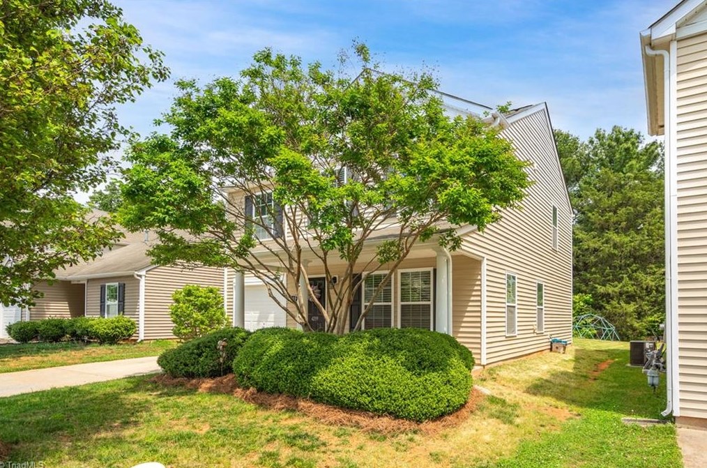 4239 Oak Pointe Dr, Winston Salem, NC 27105-1781
