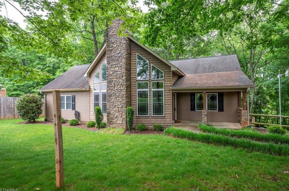 383 Armsworthy Rd, Redland, NC 27006