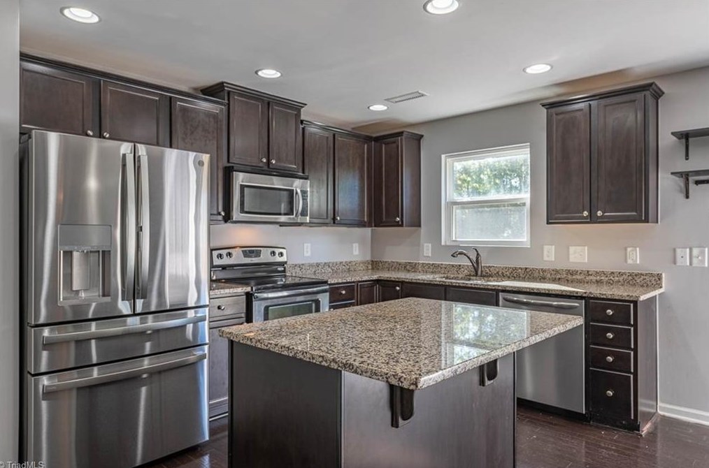 504 Southwick Pl, Mebane, NC 27302