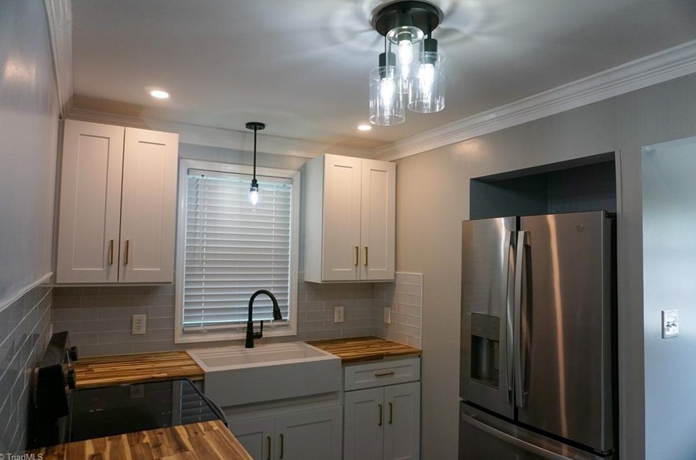 912 Portland St, Greensboro NC  27403-2939 exterior