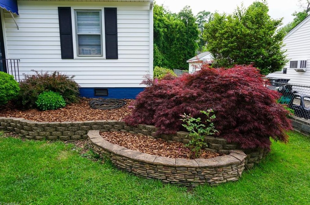 912 Portland St, Greensboro NC  27403-2940 exterior