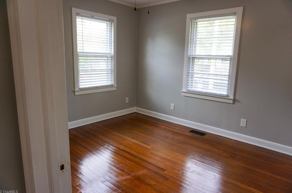 912 Portland St, Greensboro NC  27403-2939 exterior