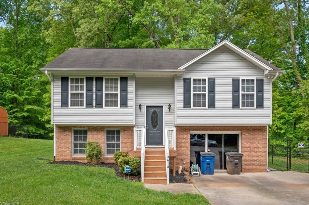4618 Old Town Dr, Winston Salem, NC 27106-2616