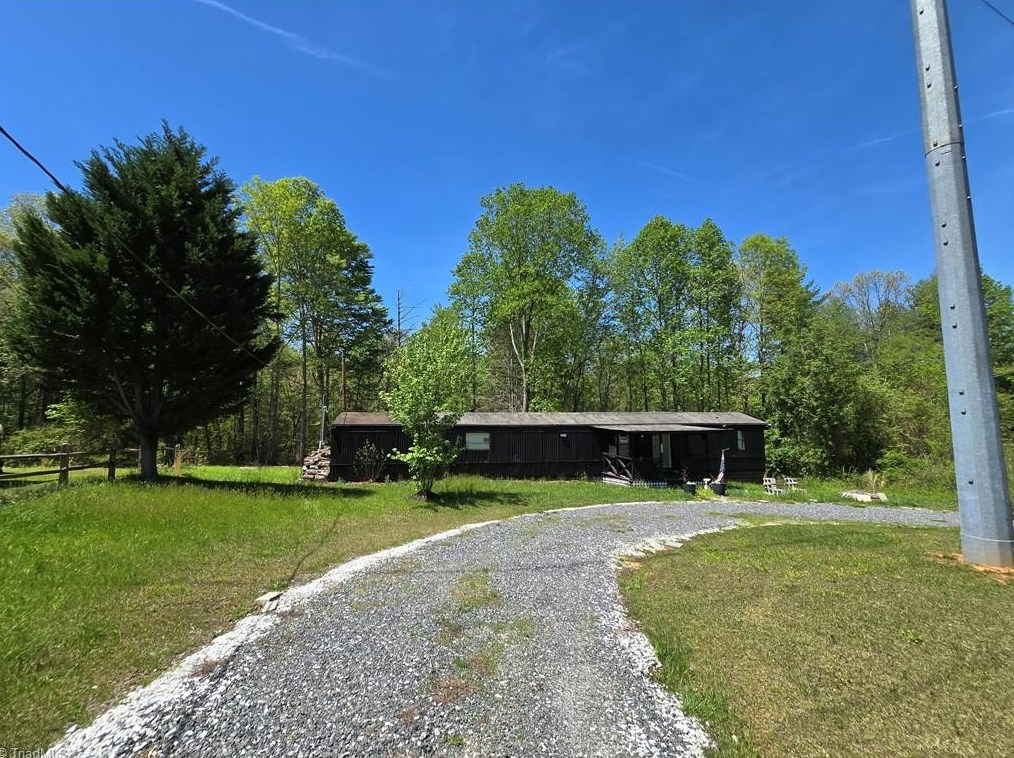 1904 Nelson Gates St, Hickory, NC 28601-7158