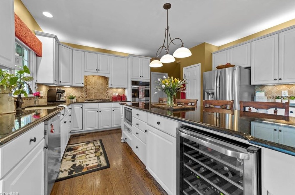 3705 Middlebury Way, Greensboro NC 27410-8692 exterior