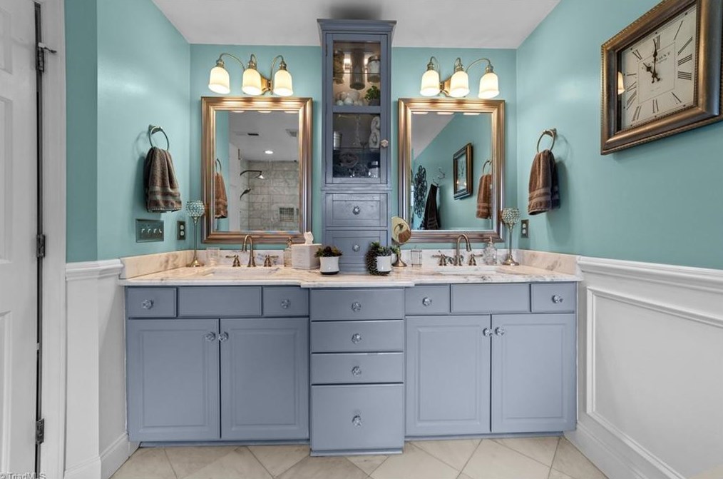 3705 Middlebury Way, Greensboro NC 27410-8692 exterior