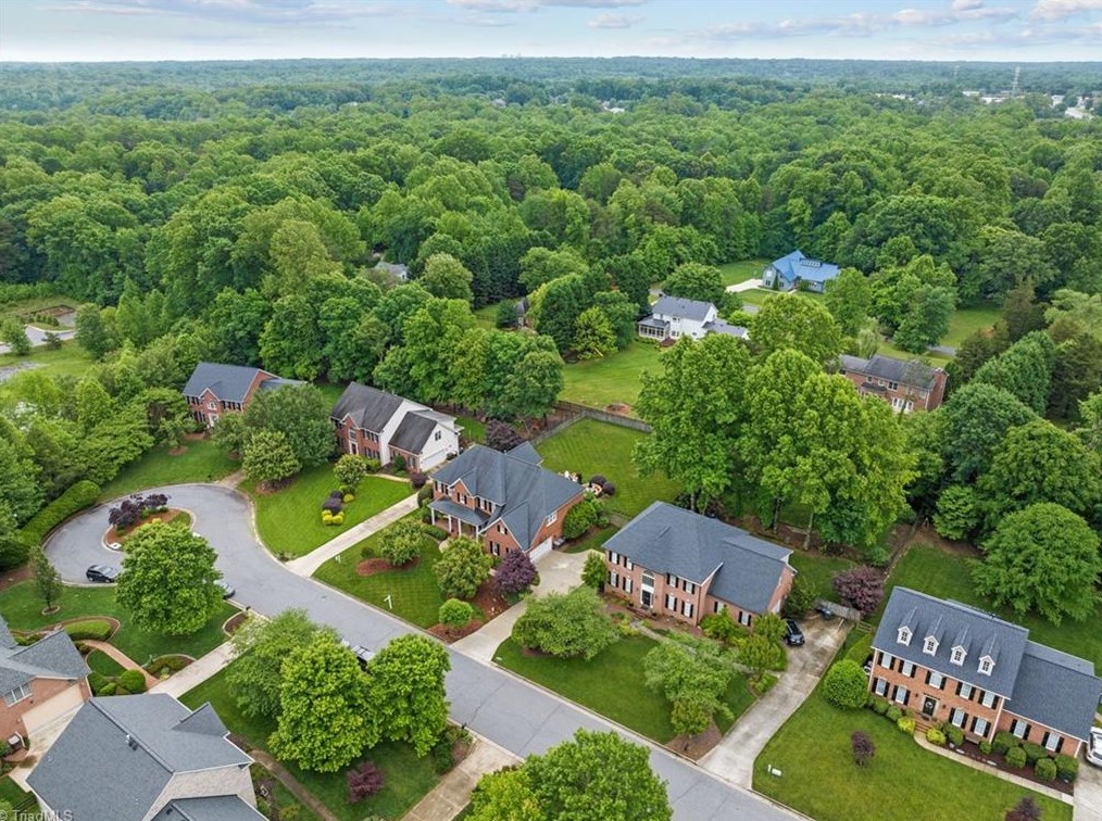 3705 Middlebury Way, Greensboro NC 27410-8692 exterior