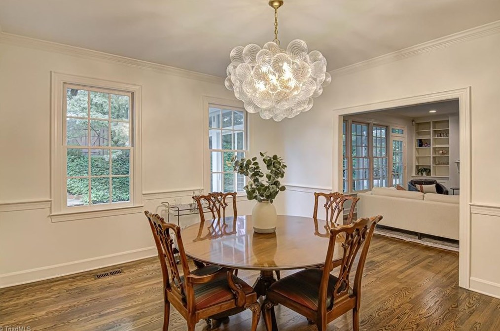 2006 Reynolda Rd, Winston Salem NC  27106-5112 exterior