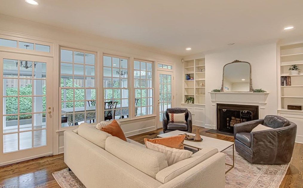 2006 Reynolda Rd, Winston Salem NC  27106-5112 exterior