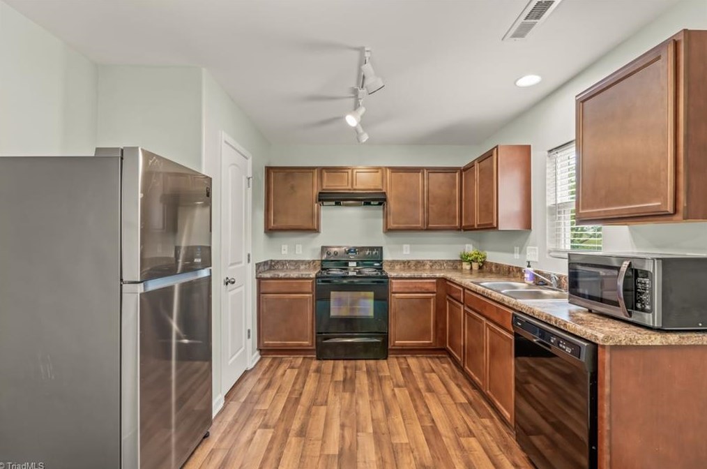 127 High Ridge Ct, Lexington NC  27295-8909 exterior