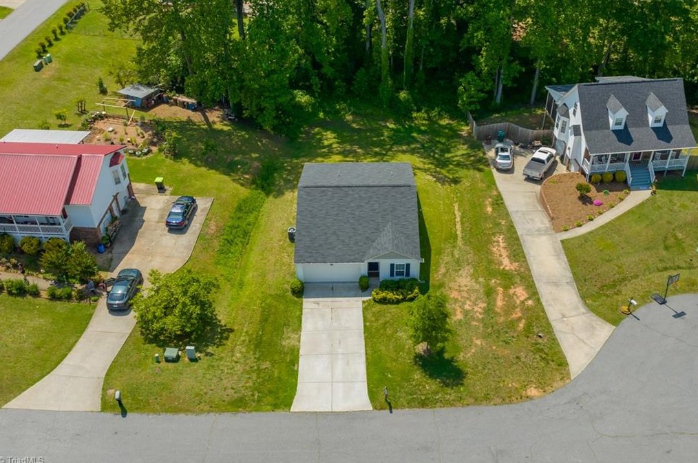 127 High Ridge Ct, Lexington NC  27295-8909 exterior