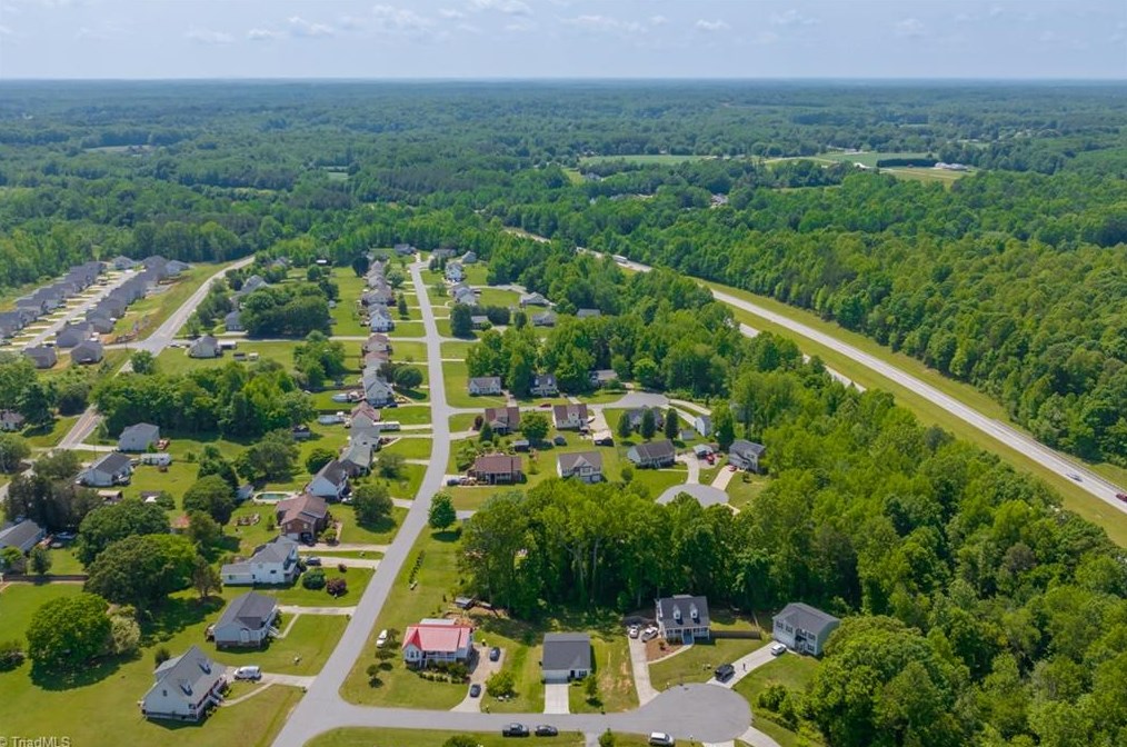 127 High Ridge Ct, Lexington NC  27295-8909 exterior