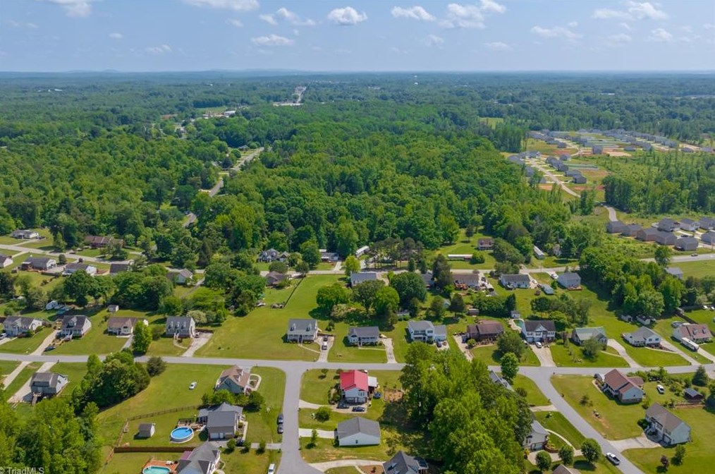 127 High Ridge Ct, Lexington NC  27295-8909 exterior