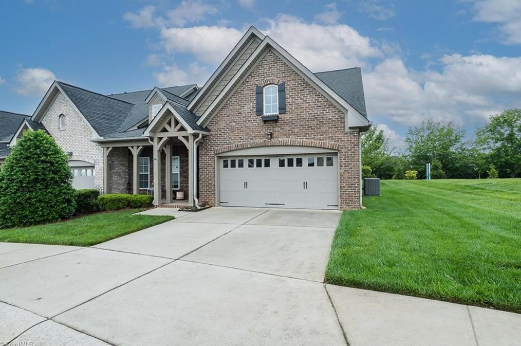 4075 Gilchrist Dr, Burlington, NC 27215