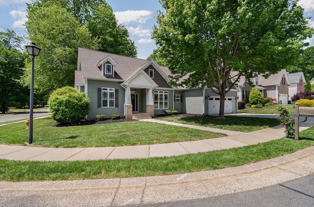 5711 Bromley Dr, Kernersville, NC 27284