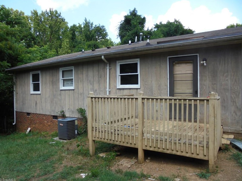1505 Hampstead Dr, High Point, NC 27260