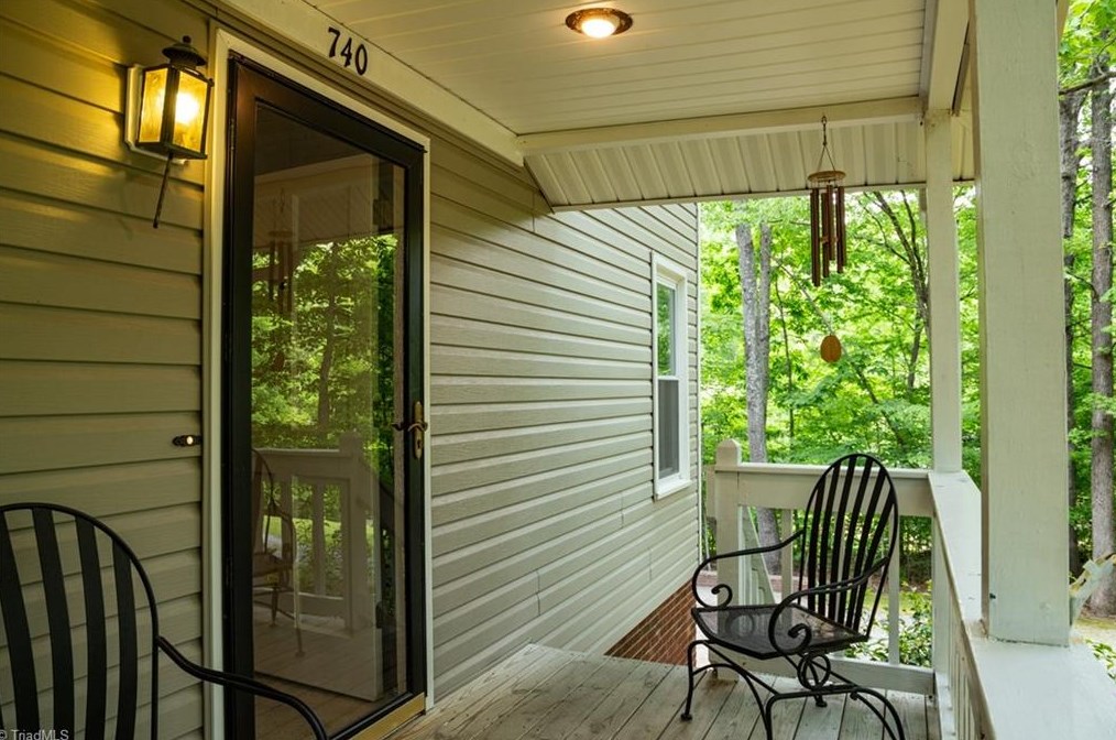 740 Black Lake Rd, Thomasville, NC 27360-9088