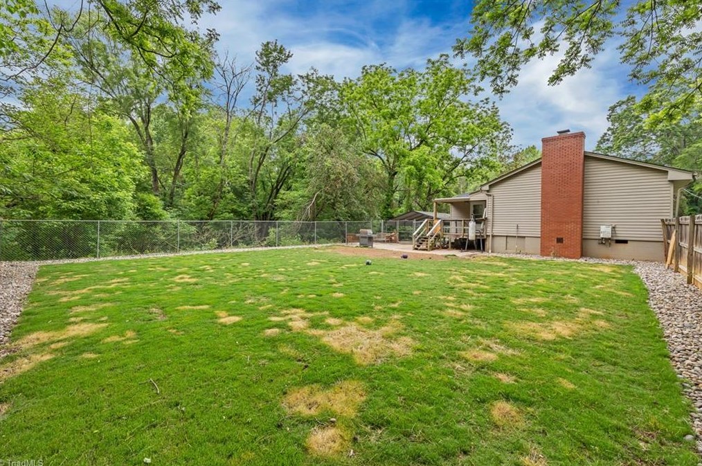 1600 Roseland St, Greensboro NC  27408-5930 exterior