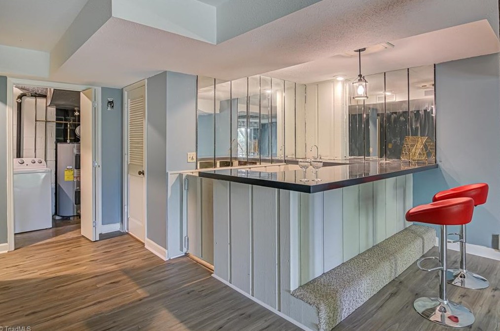 330 Lamplighter Cir, Winston Salem NC  27104-3421 exterior